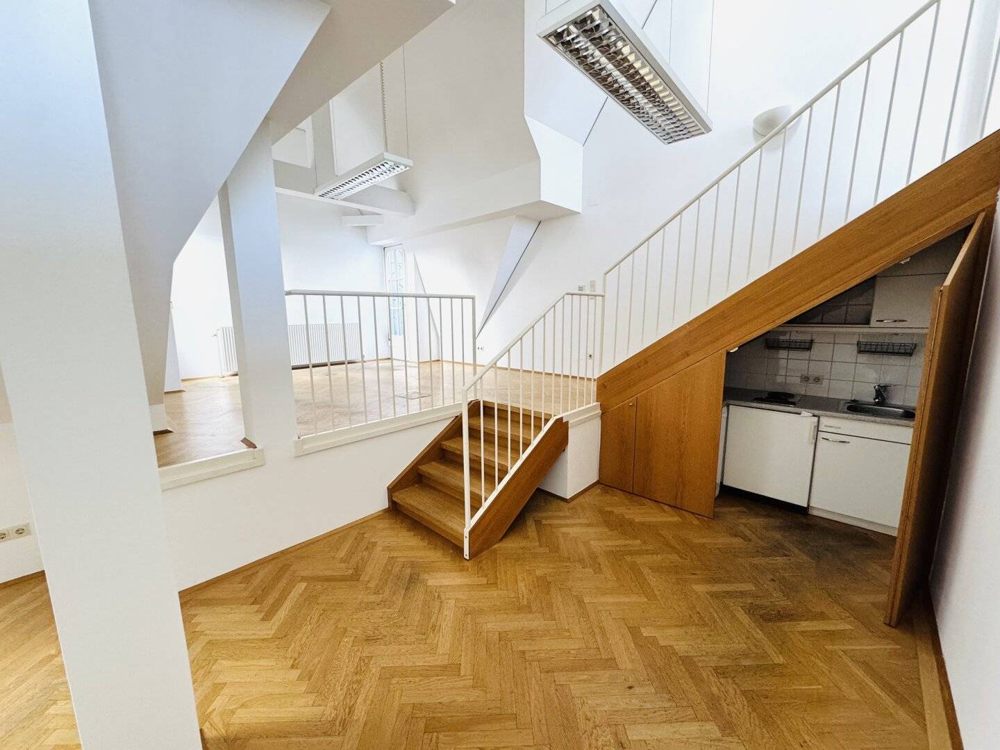 Moderne 3-Zi Büro/Praxis 90m² mit Terrasse in 1030 Wien, U-Bahn-Nähe