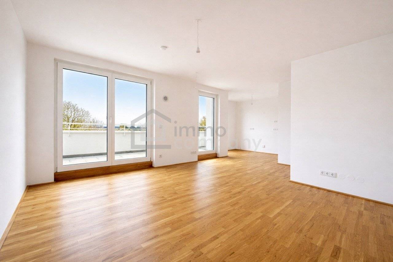 Attic apartment with terrace in green location