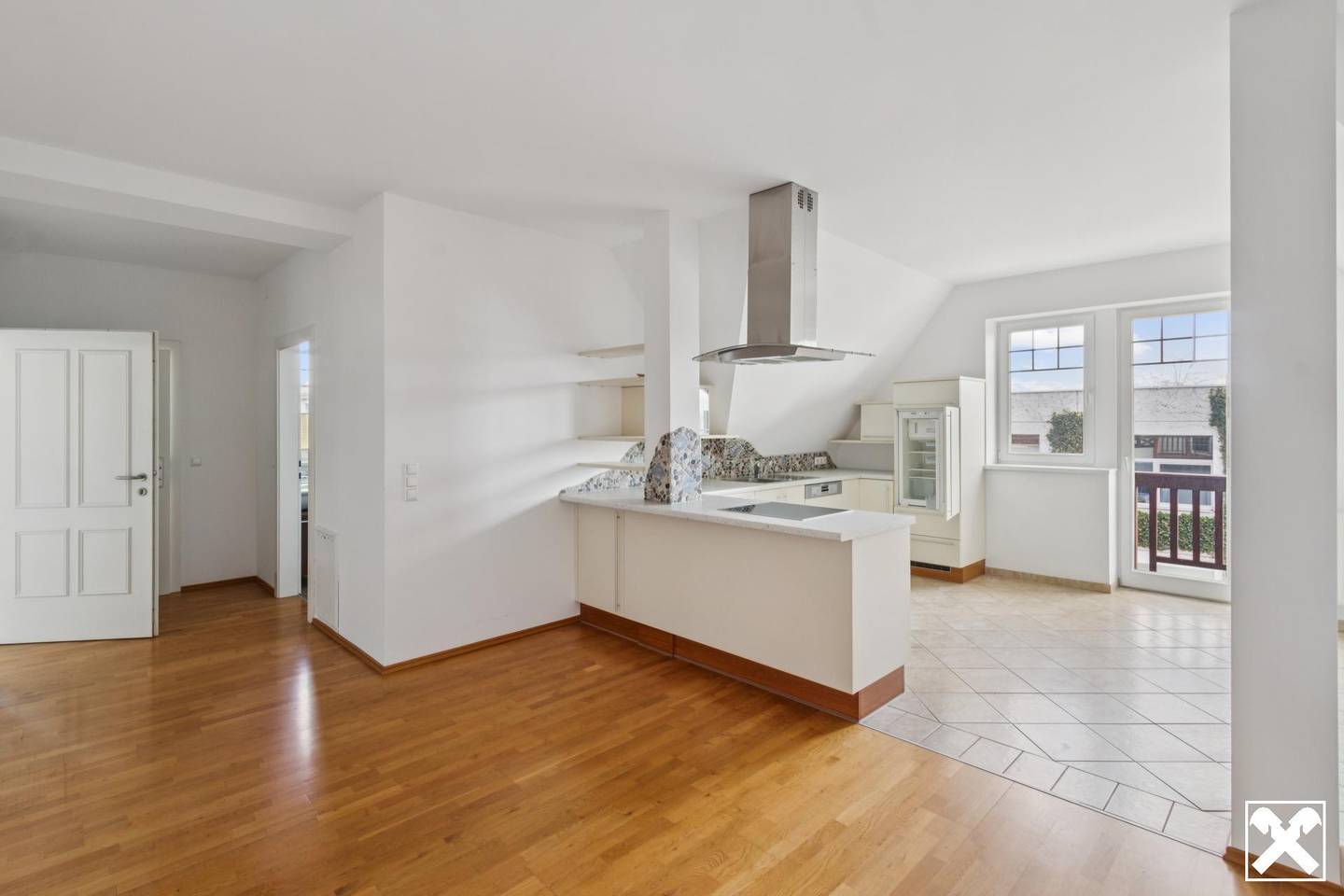 Lichtdurchflutete Maisonettewohnung mit Galeriecharme