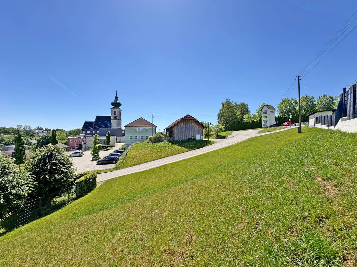 Sonniges Baugrundstück in Eberstalzell mit Aussicht, 851 m², Hanglage