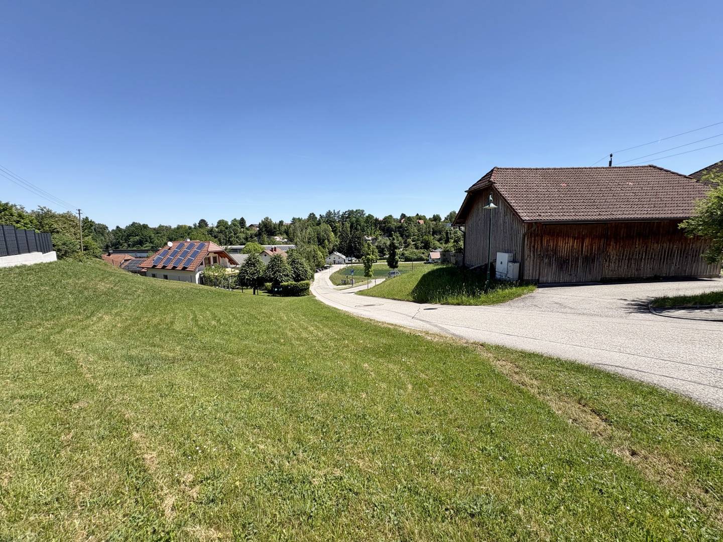 Sonniges Baugrundstück in Eberstalzell mit Aussicht, 851 m², Hanglage