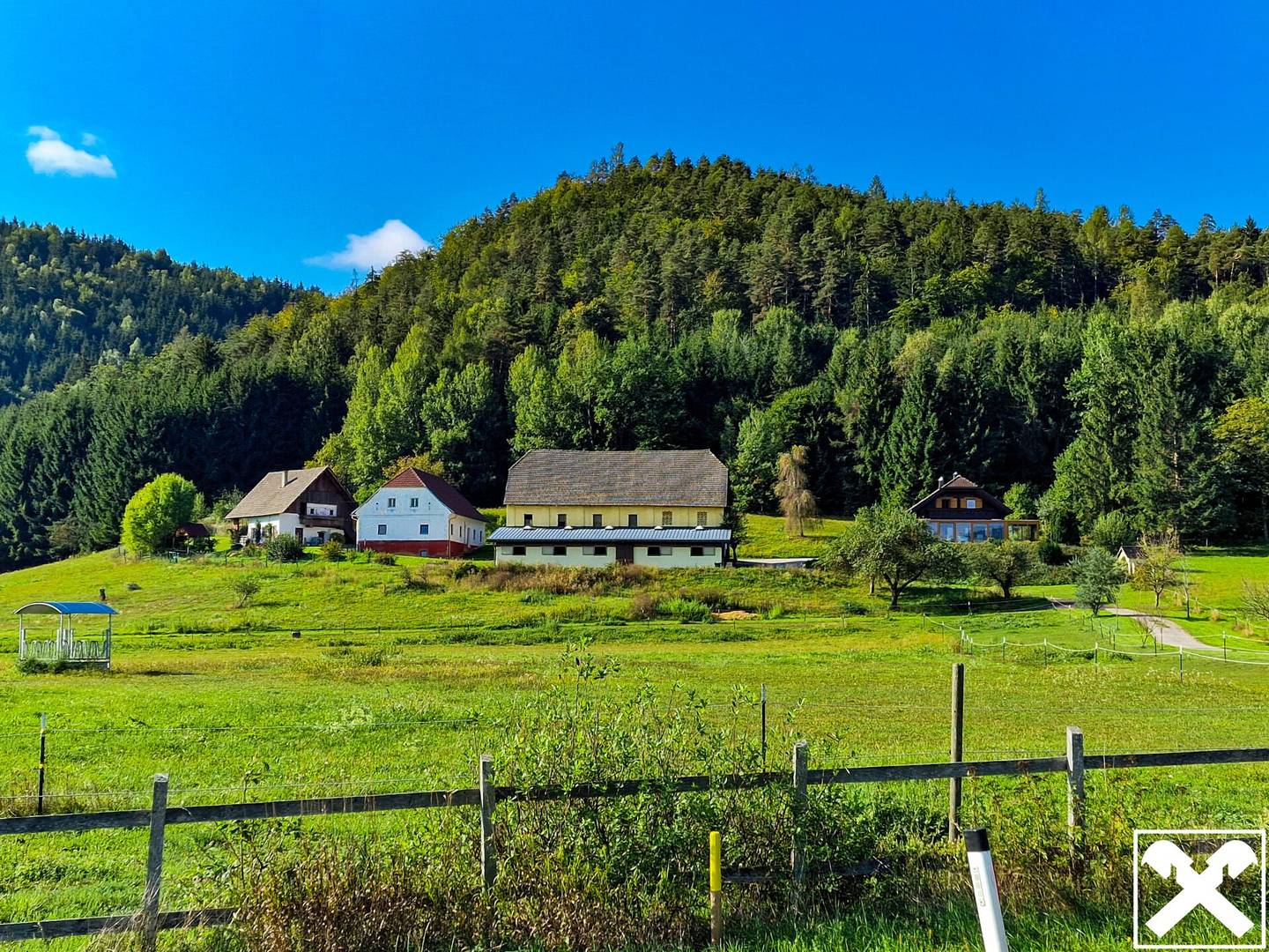 Pferdeparadies: Landwirtschaft mit Reitanlage in Neuhaus (314 m²)