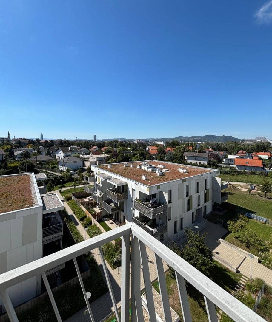 Helle Dachgeschosswohnung Balkon Tiefgaragenplatz