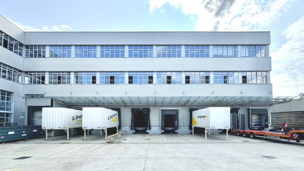 Südtrakt im EG - anmietbar ab ca. 3.450 m² | Multi-Funktionale Gewerbeimmobilie auf drei Ebenen