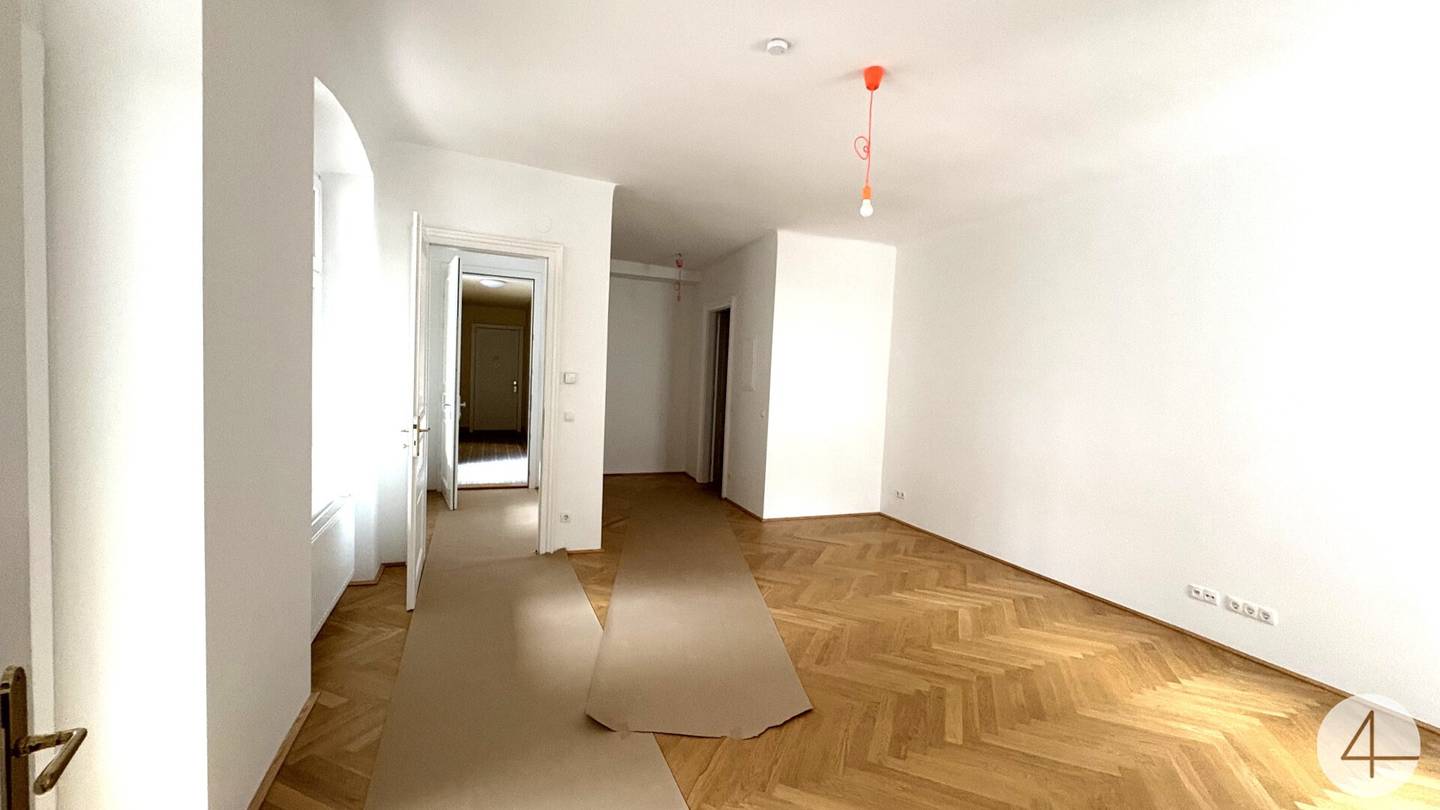 Altbauwohnung nahe Laaer Wald mit großem Balkon