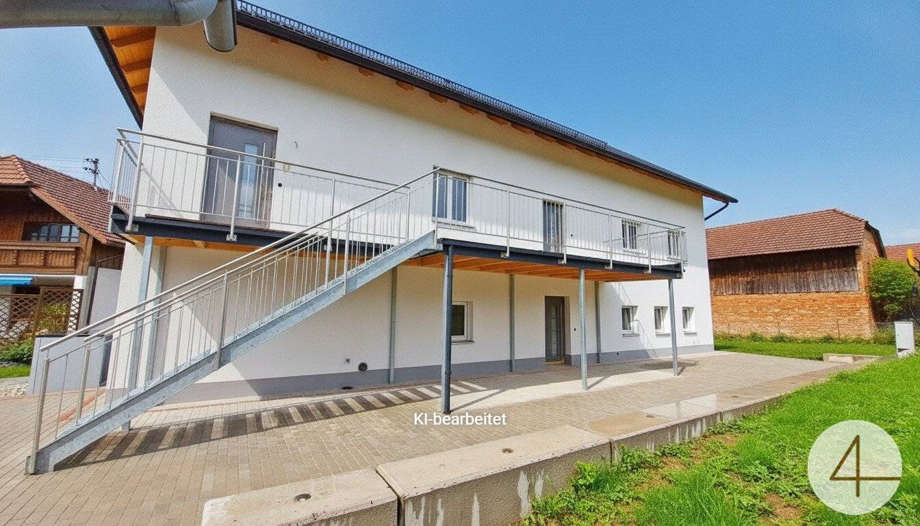 Dachgeschosswohnung mit eigenem Garten und großzügiger Raumaufteilung