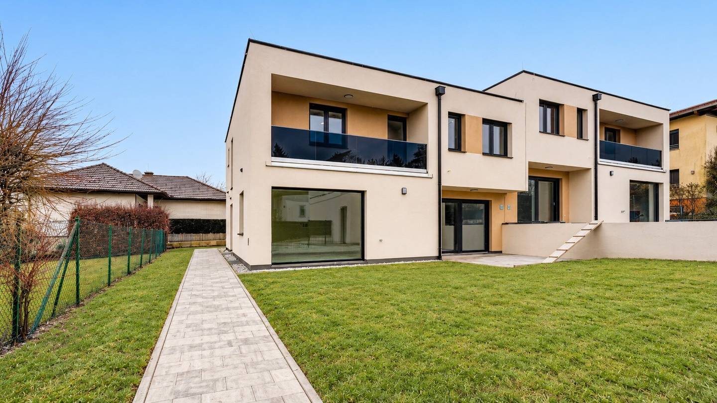 Dreamlike semi-detached house in Katzelsdorf, 5 rooms, Loggia, car garage, fully basemented and ready for occupancy? but fully basemented is correct; I will provide clean translation no question marks and no extra punctuation, so: Dreamlike semi-detached house in Katzelsdorf, 5 rooms, Loggia, car garage, fully basemented in good condition
