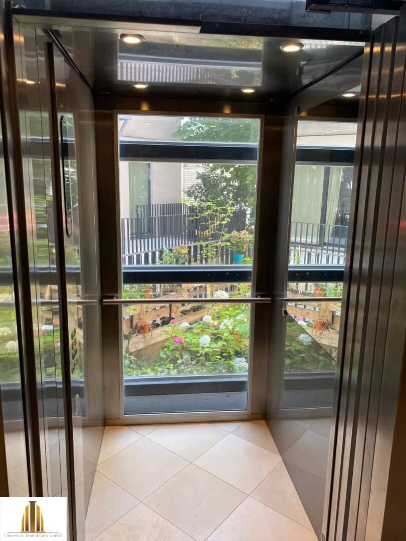 Bright apartment in top location in an Art Nouveau building