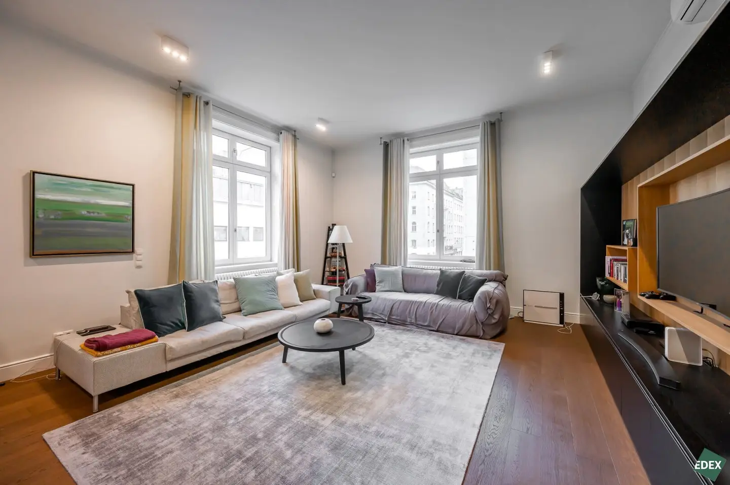 Eleganter Altbau mit flexibler Raumaufteilung und Balkon
