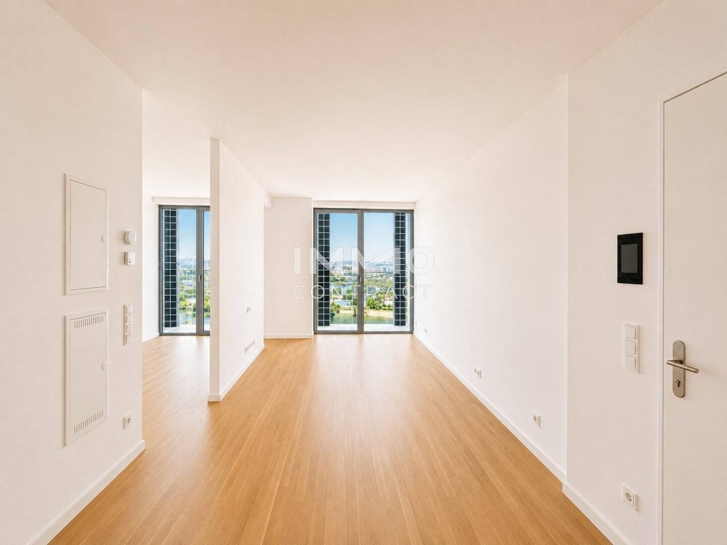 Helle Etagenwohnung mit Loggia und Stadtsicht im DC2 Tower