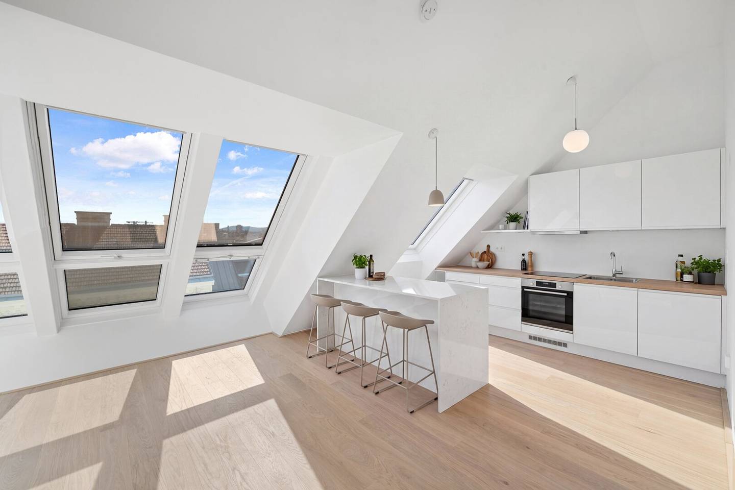 Penthouse with terrace and direct lift access in a new build