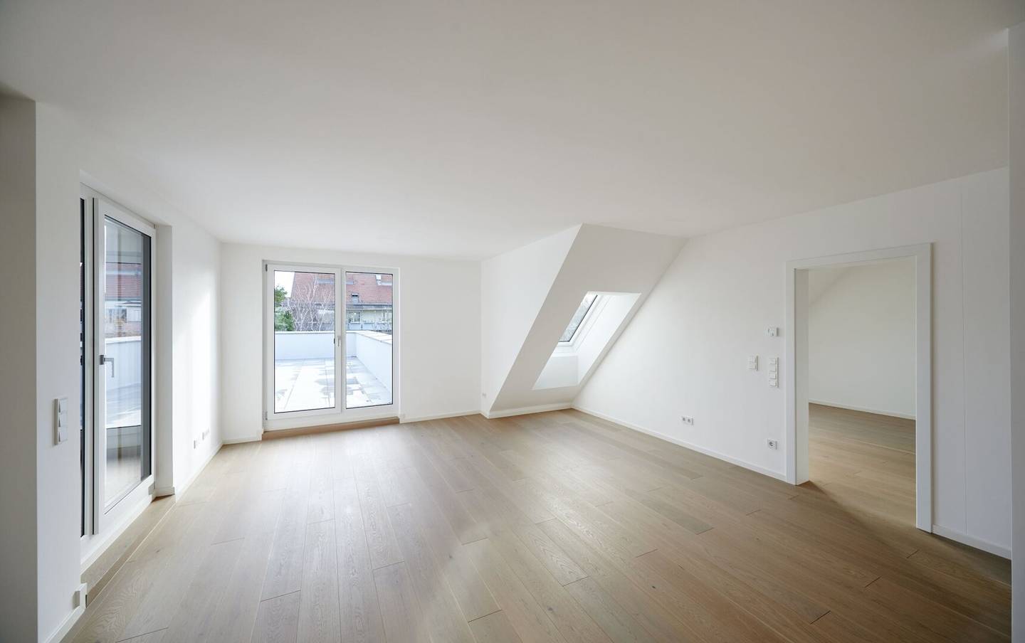 Top floor apartment with a terrace and lift