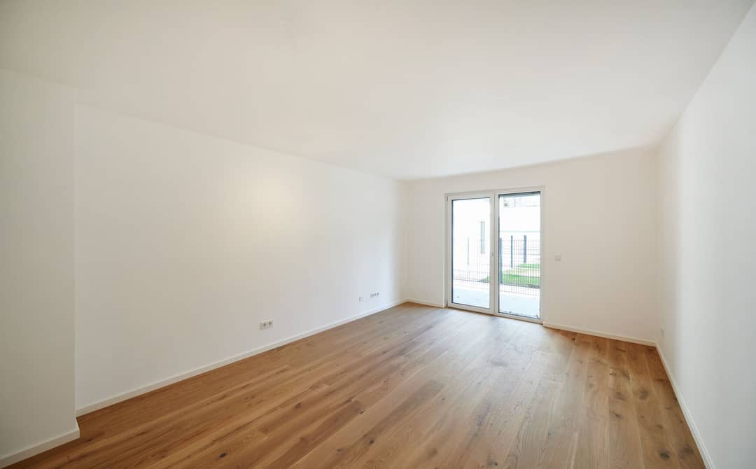 Erstbezug Neubauwohnung mit Terrasse und Garten