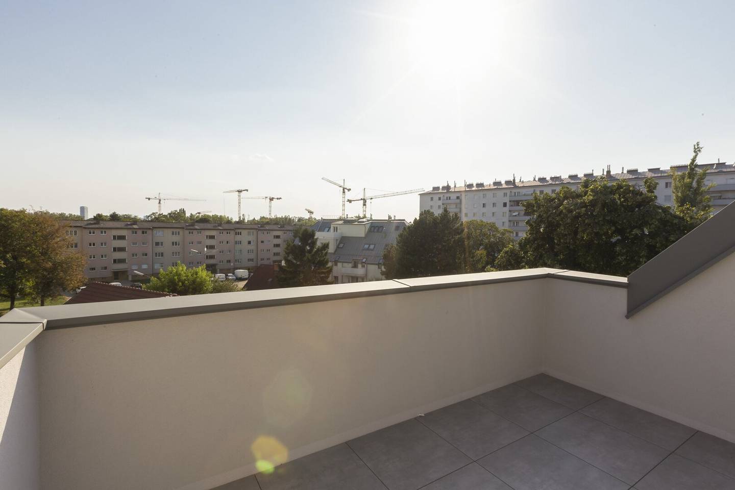 EHK 100 | 4 Zi Dachgeschoss-Hit mit 2 Terrassen und tollem Fern/Grünblick