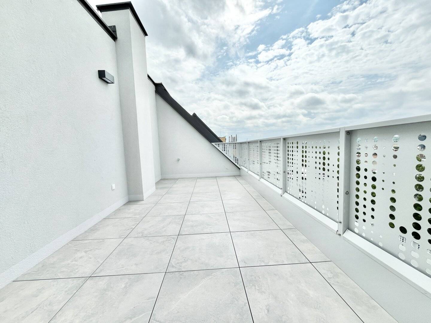 Penthouse with panoramic view and south terrace