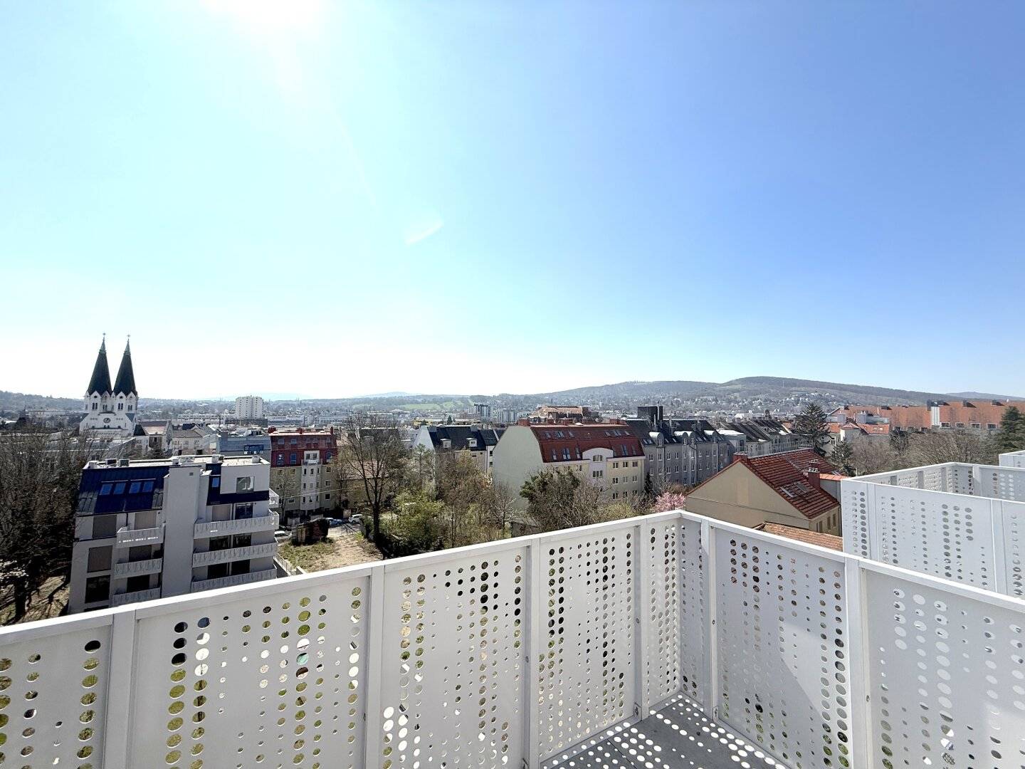 Top floor apartment Brand new balcony view