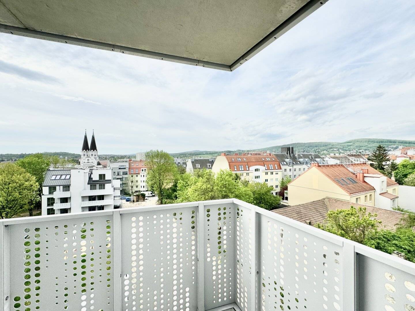 New Build Apartment with South Balcony Green Views