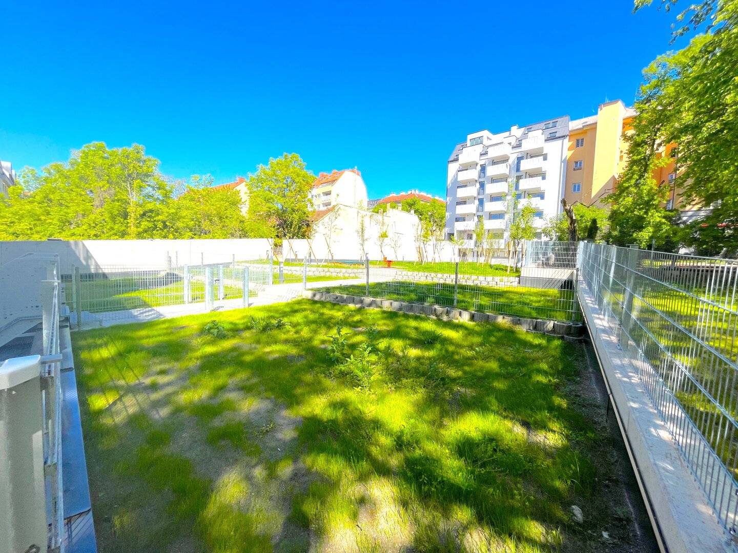 Erstbezug Wohnung mit Garten Terrassen