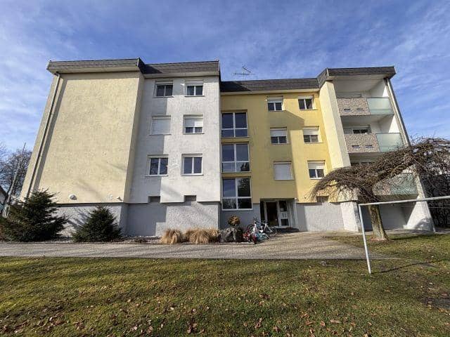 Wohnung mit Loggia im Grünen in zentraler Lage