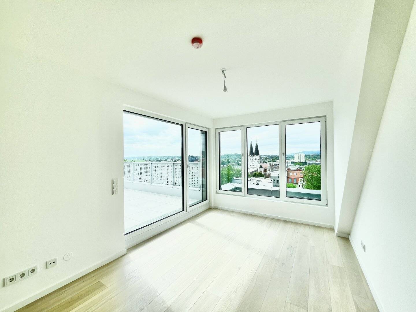 ROOFTOP DREAM - FIRST OCCUPANCY with large TERRACE + GARDEN + GARAGE in 1140 VIENNA