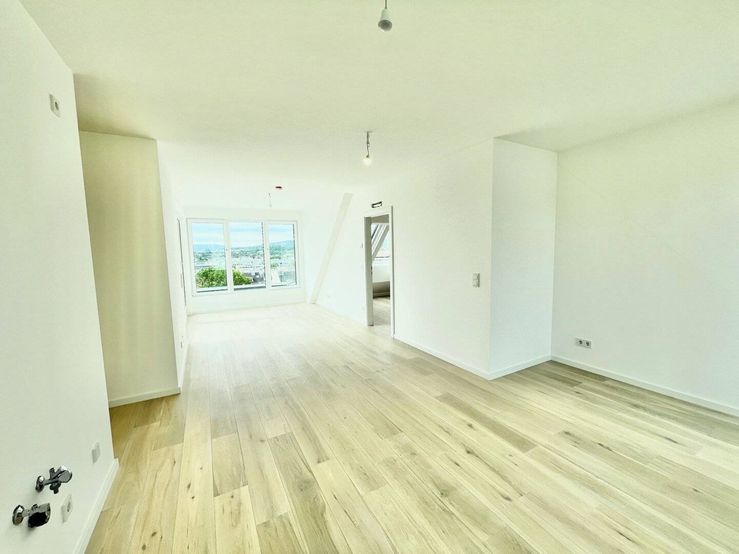 ROOFTOP DREAM - FIRST OCCUPANCY with large TERRACE + GARDEN + GARAGE in 1140 VIENNA