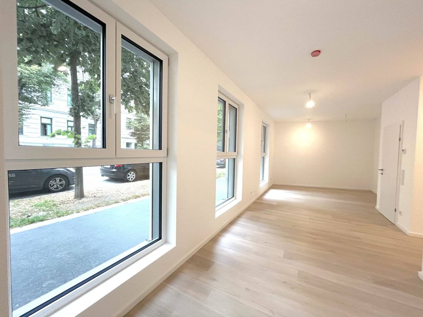 ERSTBEZUG - moderne BÜROFLÄCHE in guter Frequenzlage + Werbemöglichkeiten in 1140 Wien