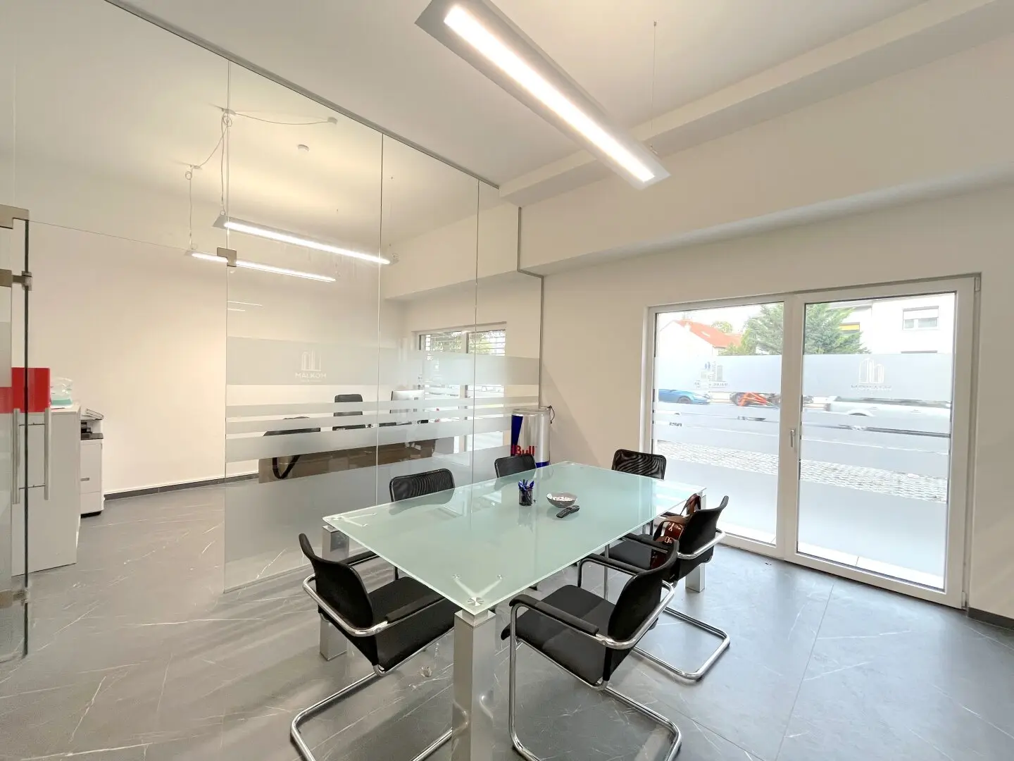 Altmannsdorfer Straße | Office with two workrooms, meeting area and large cellar storage for sale