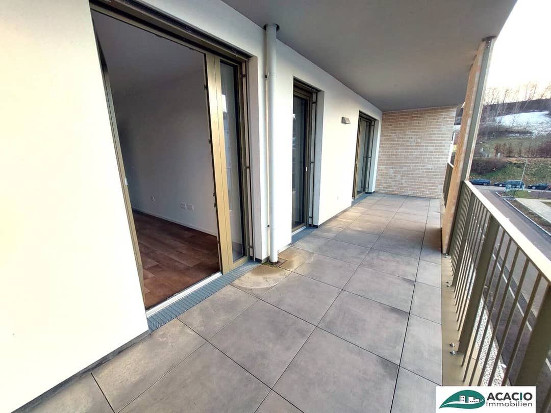 Apartment in green new build with large loggia