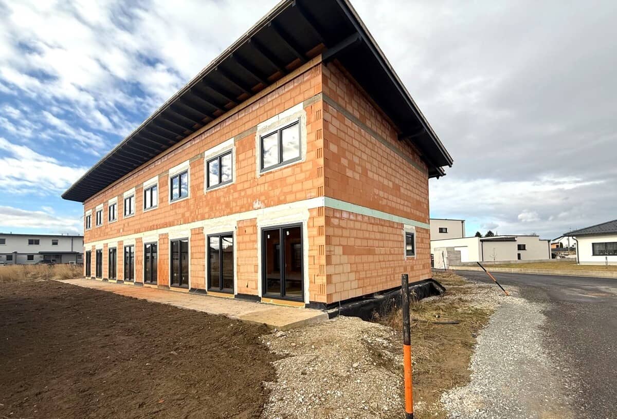 Reihenhaus mit Garten in St. Florian am Inn – Erstbezug 2026