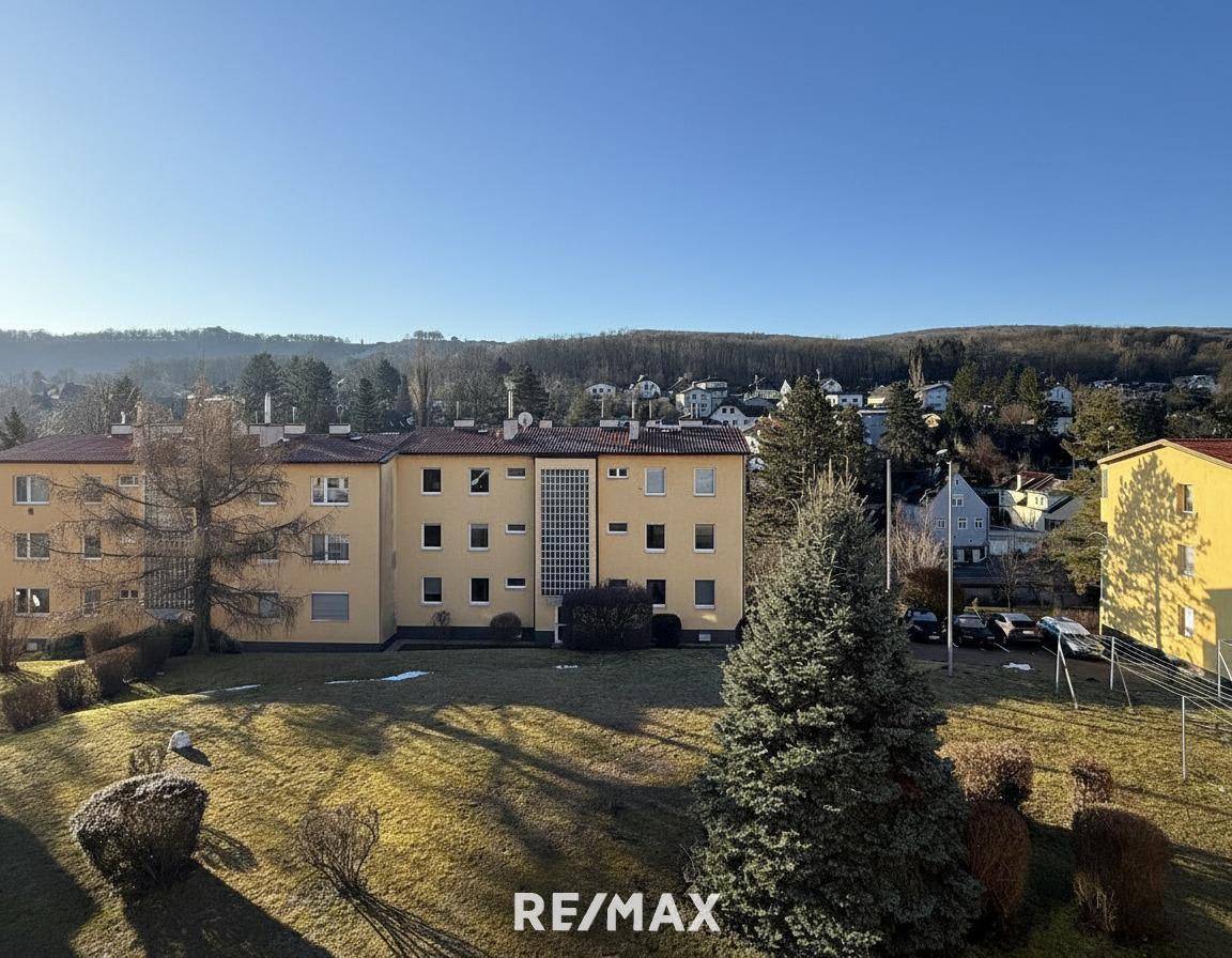 Erstbezug nach Sanierung: 4-Zi-Wohnung in Kierling mit Loggia