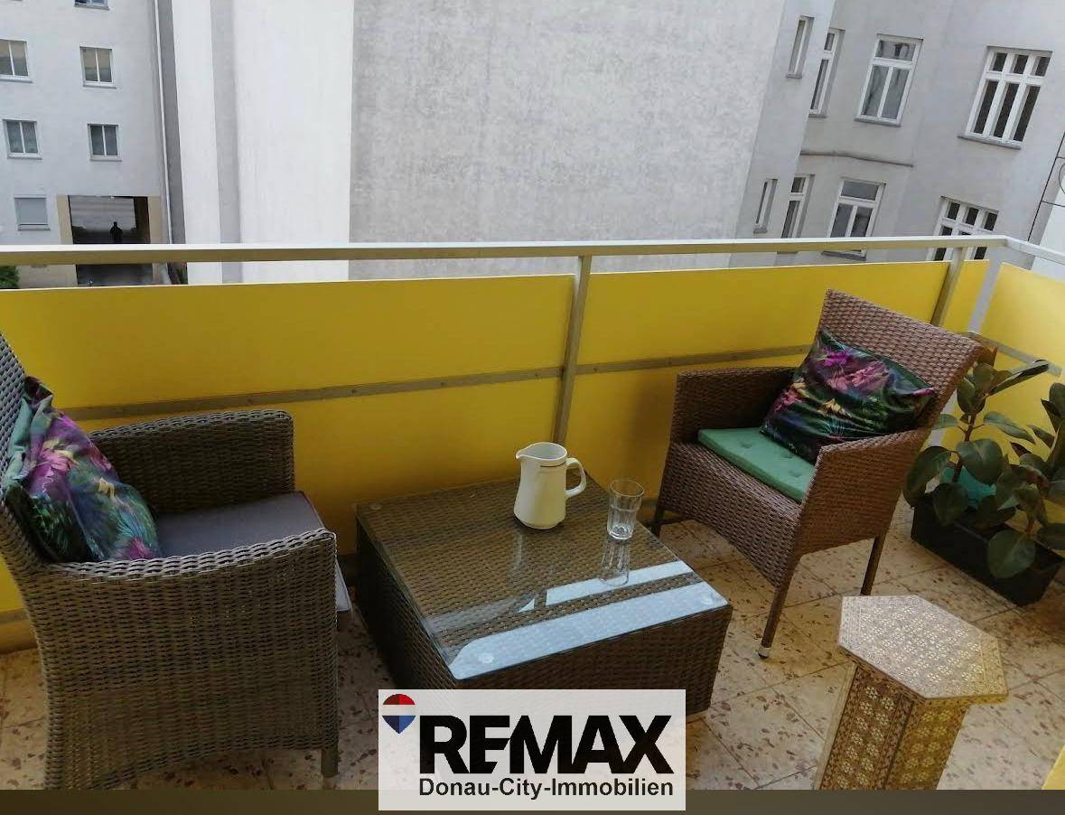Apartment fully furnished with courtyard facing loggia