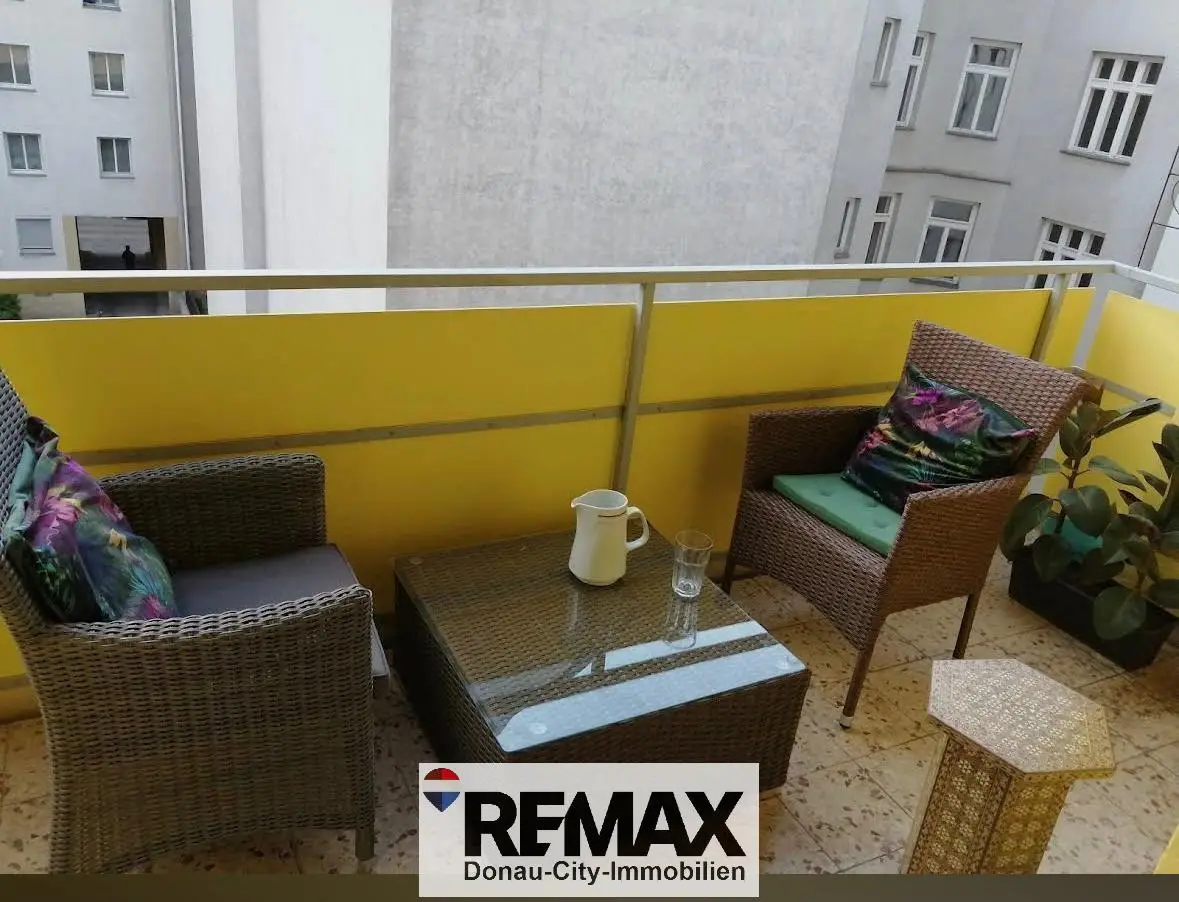 Apartment fully furnished with courtyard facing loggia