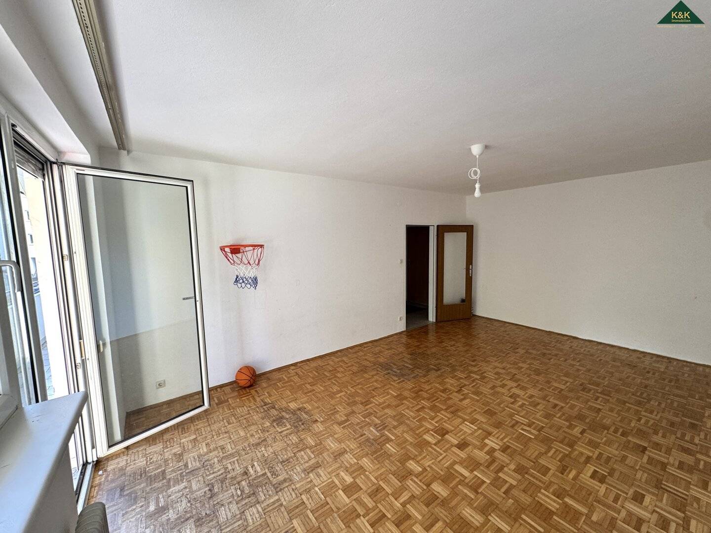 Wohnung mit großer Loggia und Stellplatz nahe Stadthalle