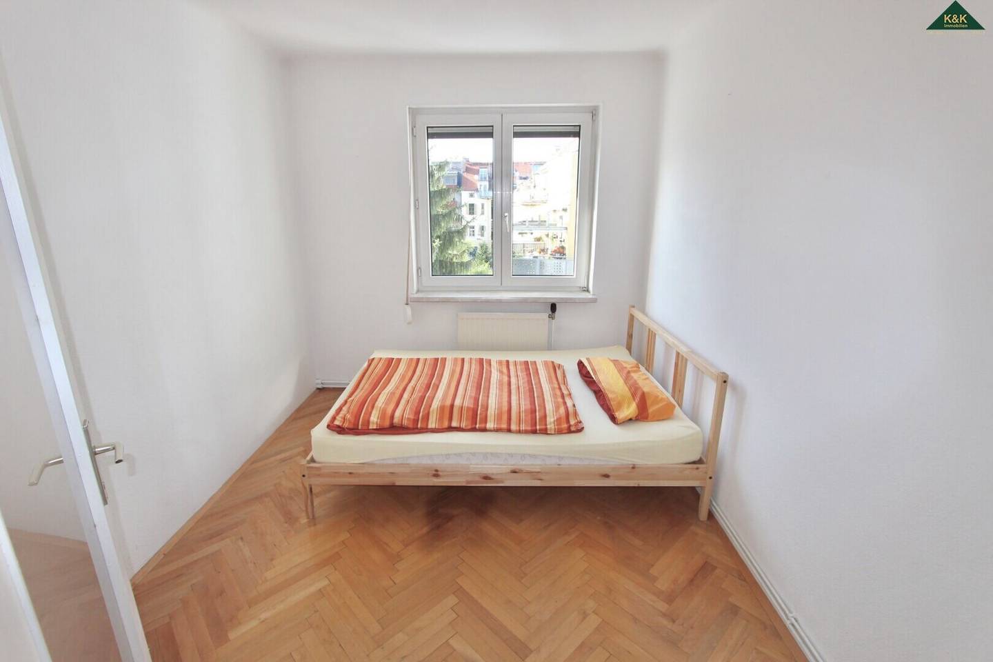 Anlegerwohnung zentrale Lage hell Balkon