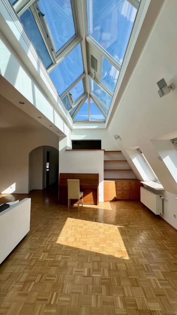 Wohnung im Dachgeschoss in Unter Sankt Veit, 134 m², 4,5 Zimmer