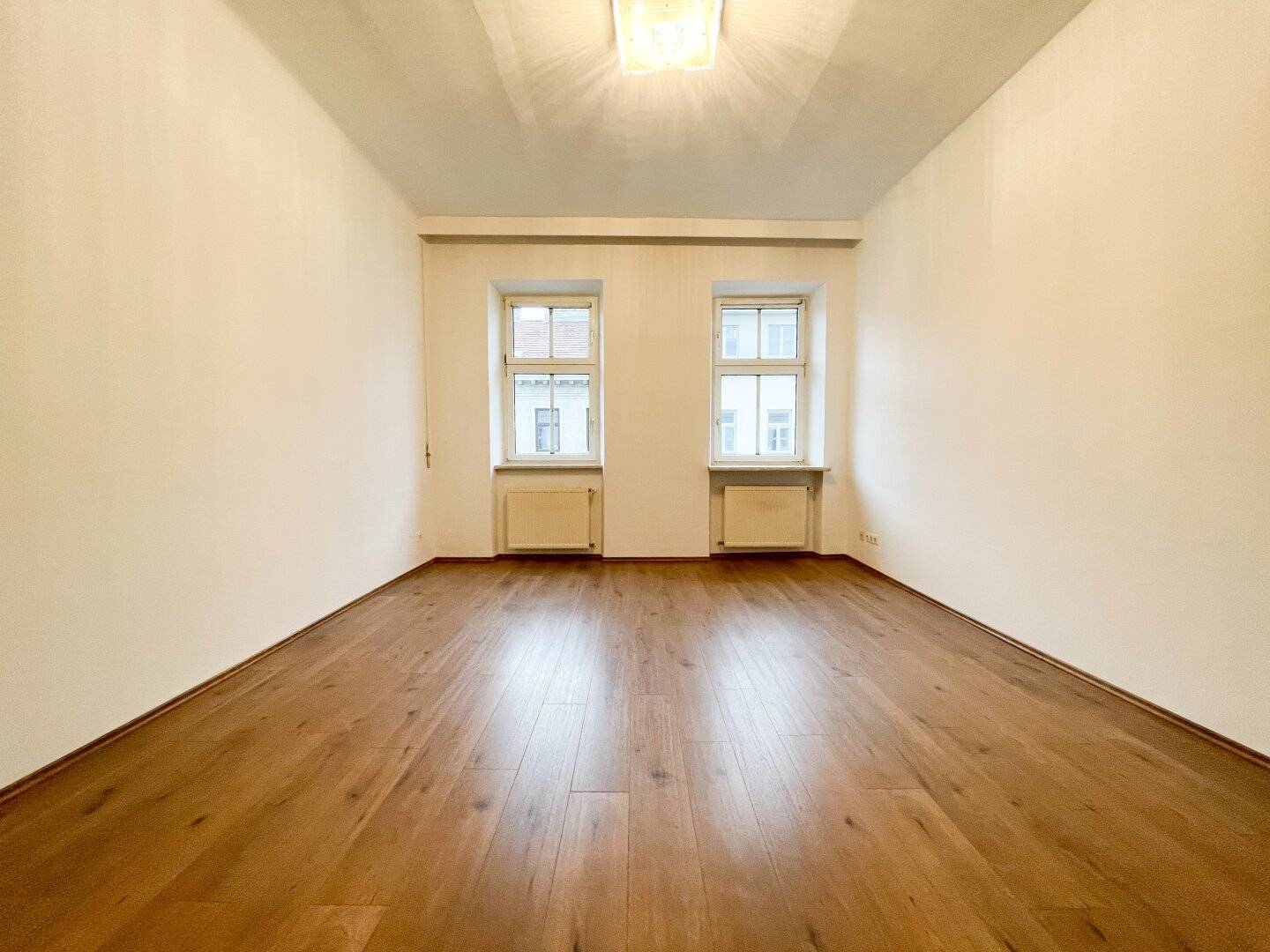 Wohnung near Augarten bright with separate kitchen