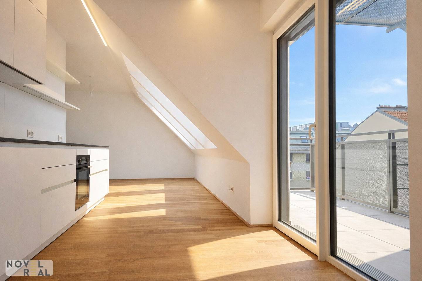 Attic apartment first occupancy with large terrace in Alsergrund