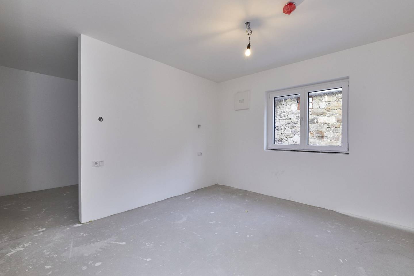 Penthouse in central location with terrace and lift
