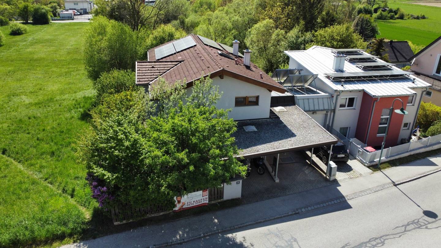 Haus mit Fernblick in Top Zustand  - PV-Anlage - Garage