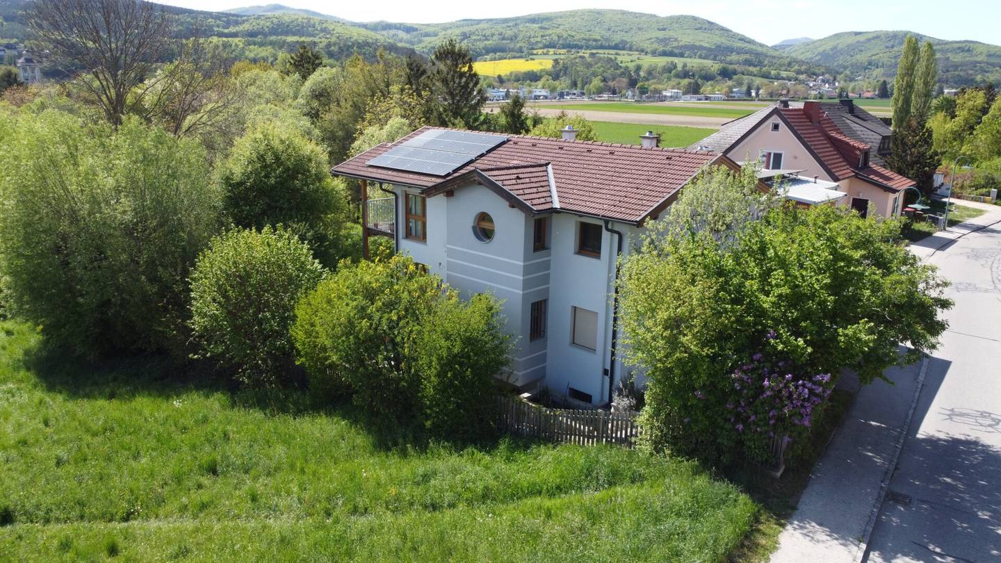 Haus mit Fernblick in Top Zustand  - PV-Anlage - Garage