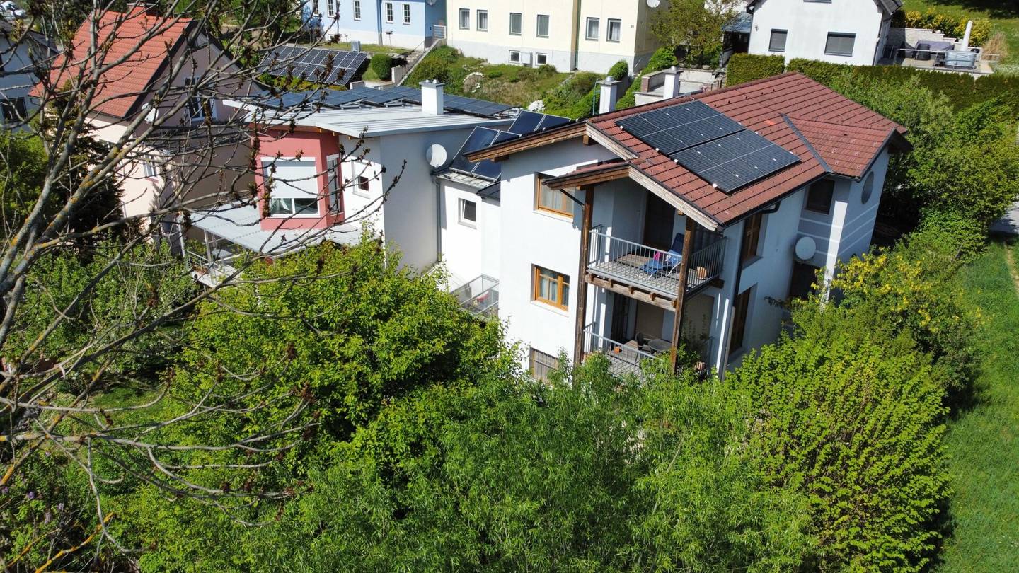 Haus mit Fernblick in Top Zustand  - PV-Anlage - Garage