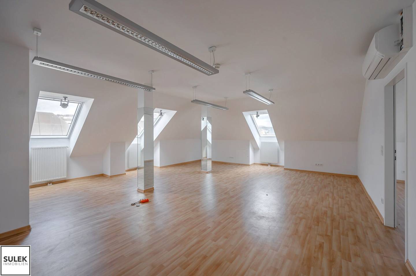 Neubau-Büro im Zentrum von Eisenstadt – klimatisiert, vis-a-vis Kongresszentrum – provisionsfrei - ab sofort verfügbar!