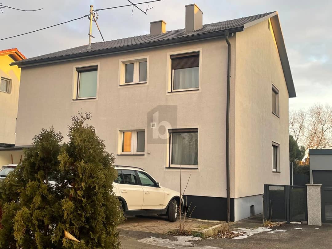 FAMILIENTRAUM MIT GARTENPOOL, SAUNA UND GROßZÜGIGEM PLATZANGEBOT