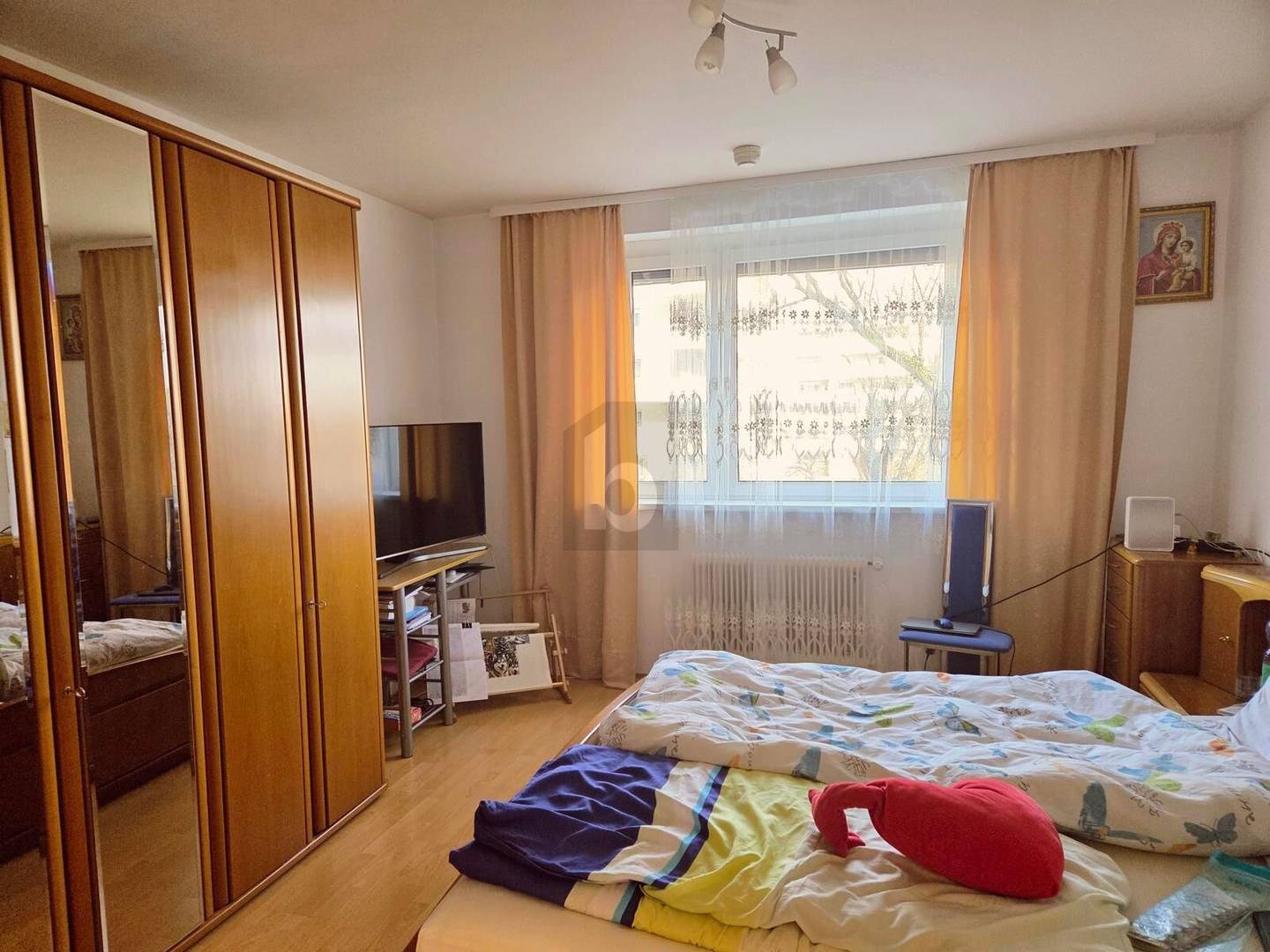 Helle Erdgeschosswohnung mit sonnigem Balkon