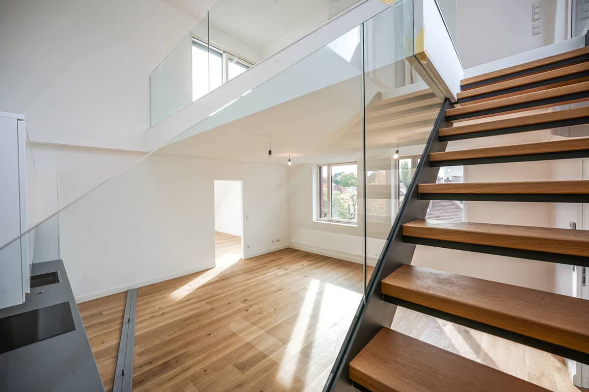 Dachgeschosswohnung mit zwei Dachterrassen und Garten in Hietzing