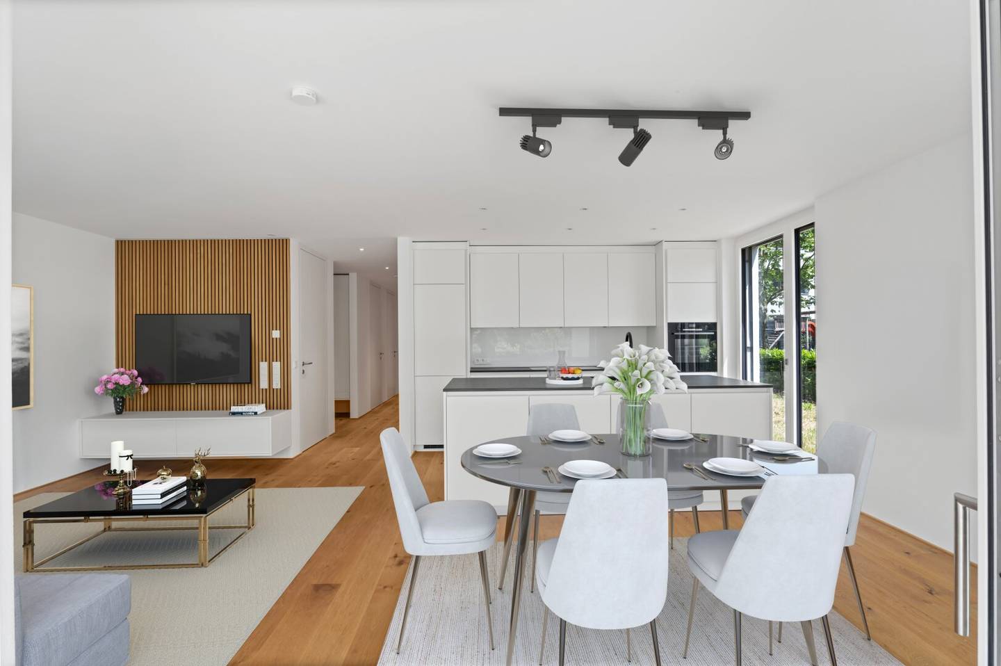 Ground floor apartment with garden and terrace