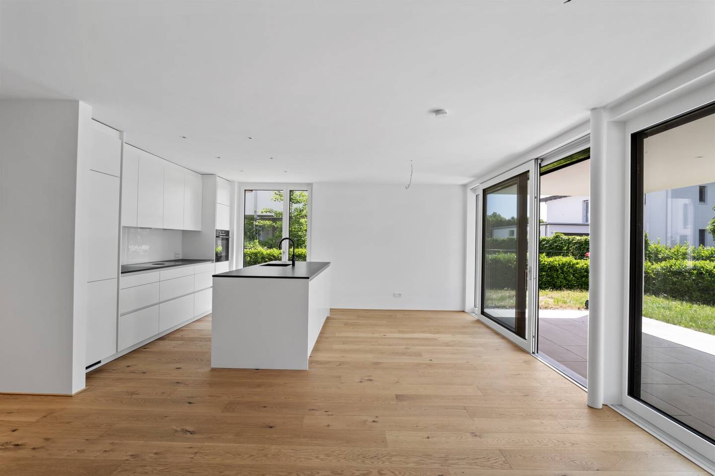 Ground floor apartment with garden and terrace