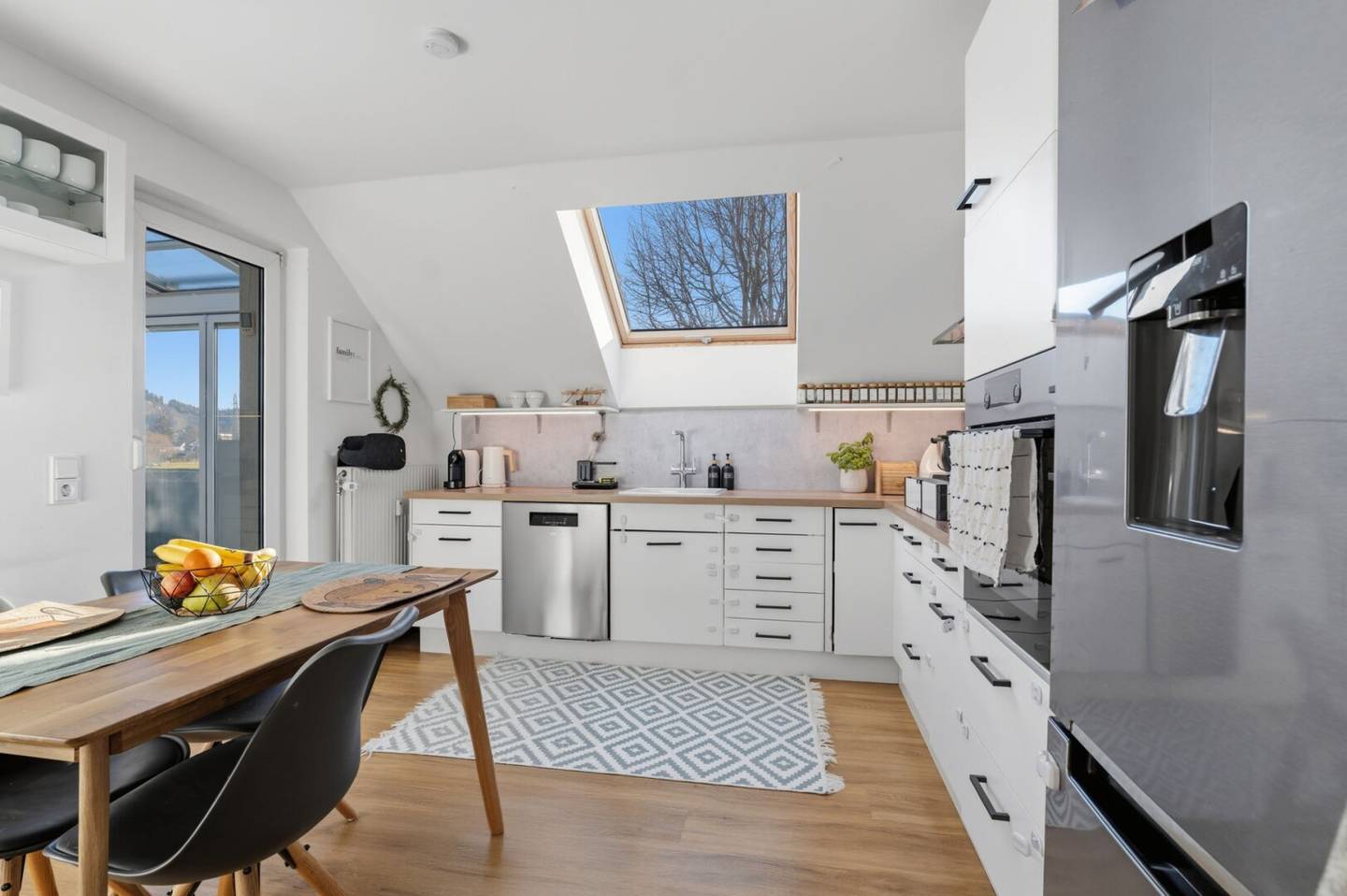 Wohnung mit Wintergarten und Tiefgaragenplatz