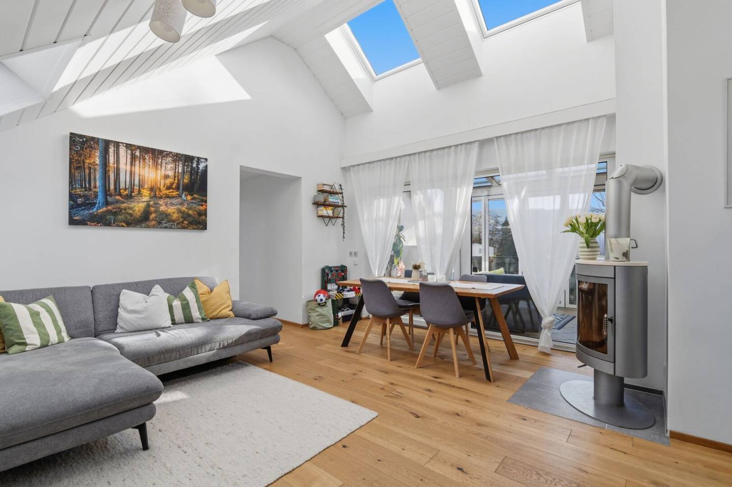 Wohnung mit Wintergarten und Tiefgaragenplatz