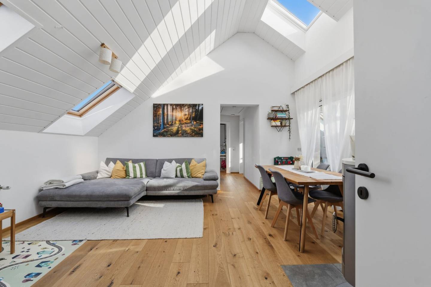 Wohnung mit Wintergarten und Tiefgaragenplatz